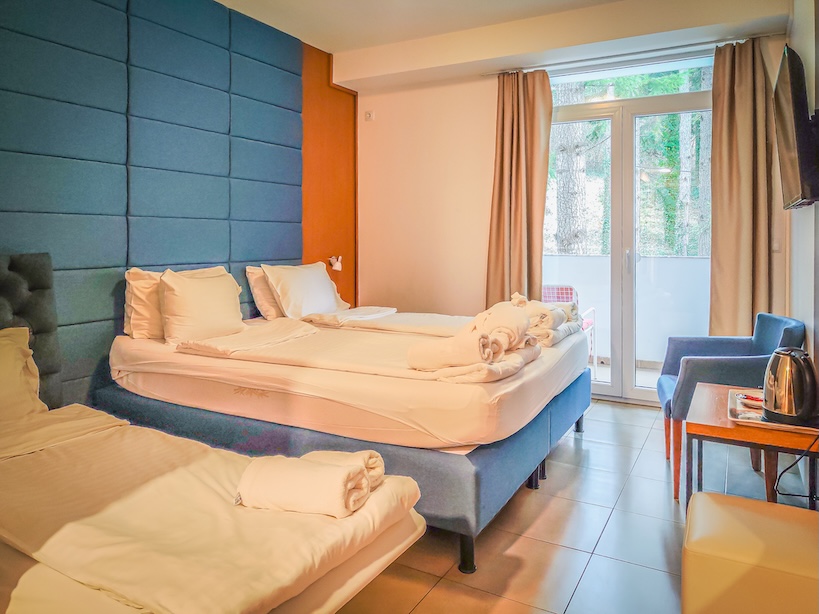 DOUBLE ROOM WITH EXTRA CHILD BED